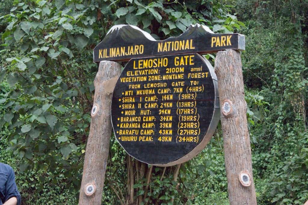 Landoros Gate Mti Mkubwa Kilimanjaro Lemosho Route (1)