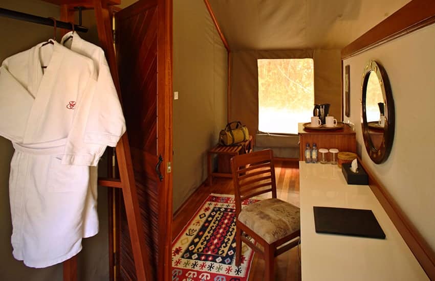 Room Sarava Mara